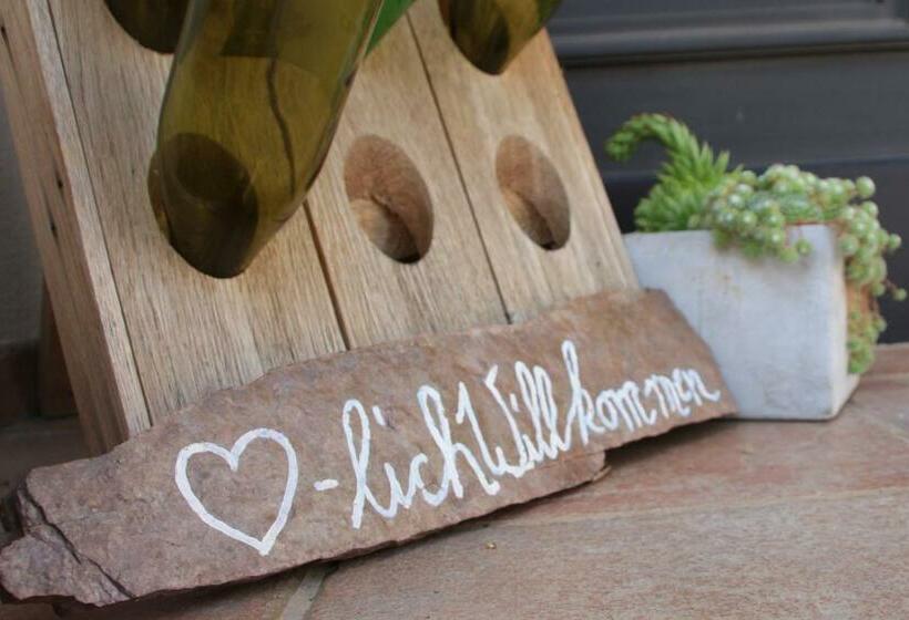 ペンション Weingut Brennerei Gästehaus Emil Dauns