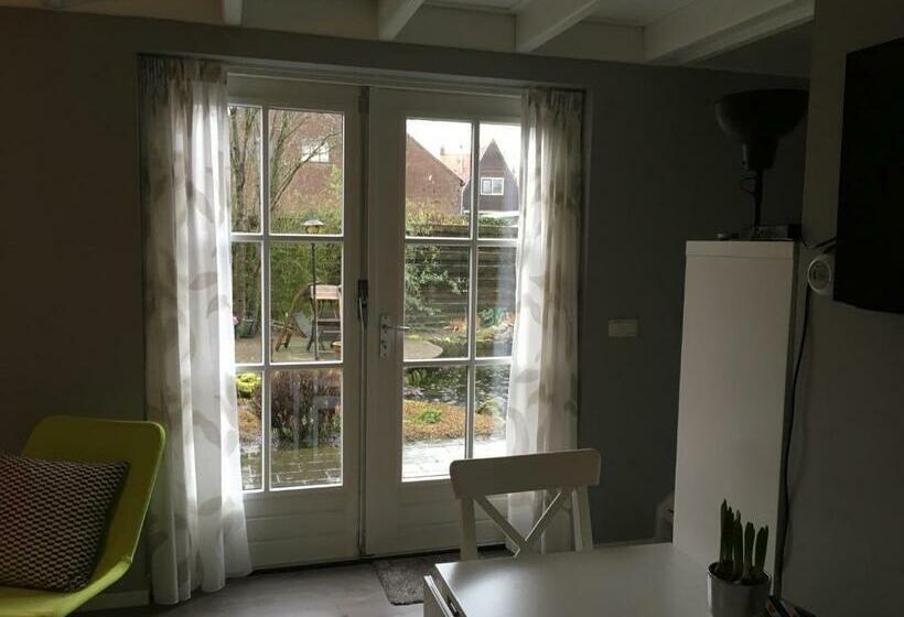 مبيت وإفطار T Laaisterplakky