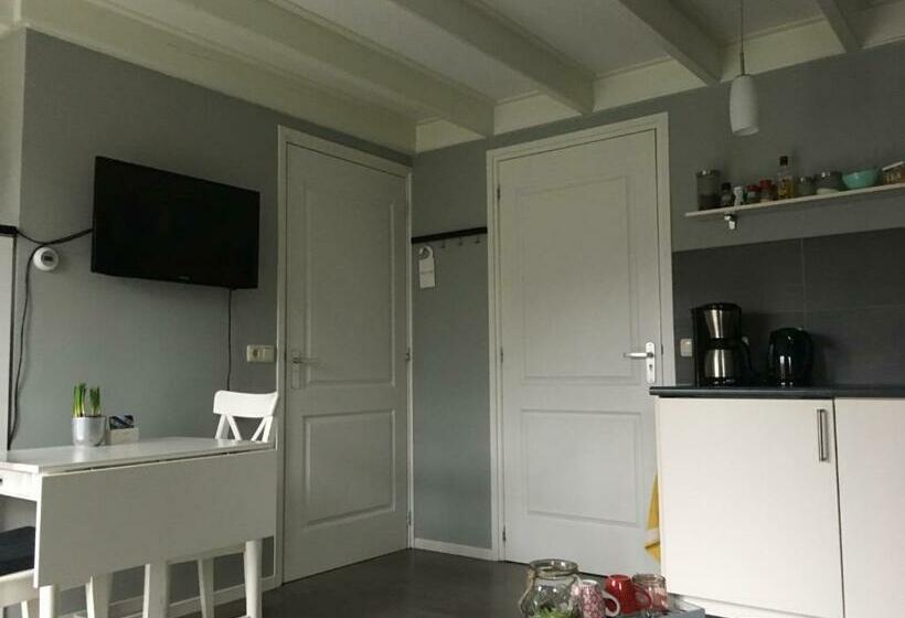 مبيت وإفطار T Laaisterplakky