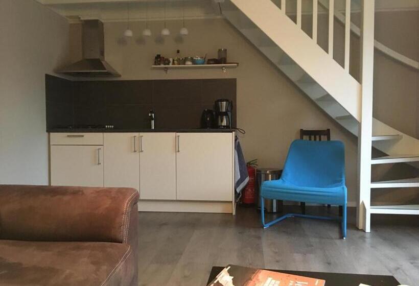 مبيت وإفطار T Laaisterplakky