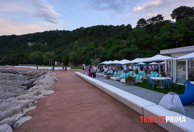 تختخواب و صبحانه Villa Ambrosia