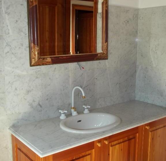 تختخواب و صبحانه Villa Ambrosia