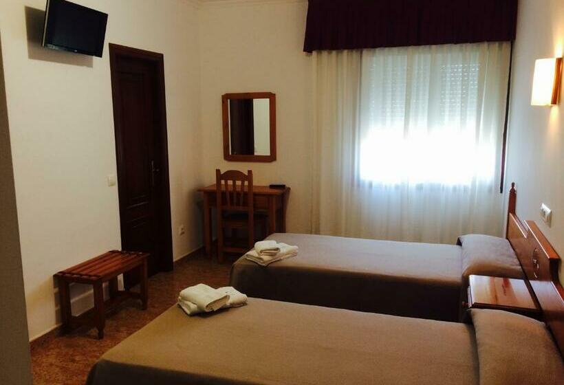 پانسیون Hostal Eden