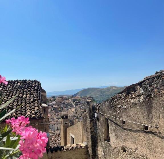 تختخواب و صبحانه La Magara