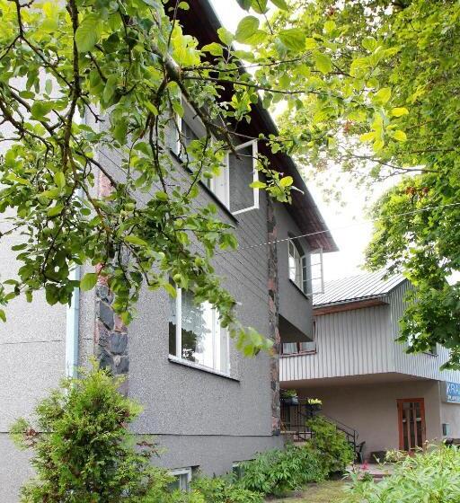 Kraavi Guest Hostel