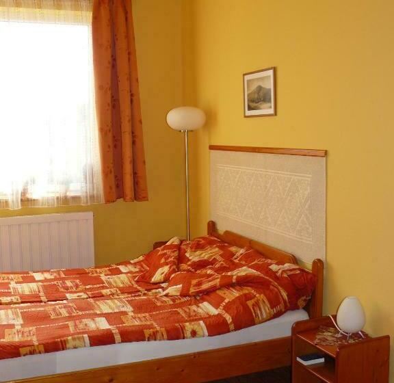 פנסיון Angéla Vendegház