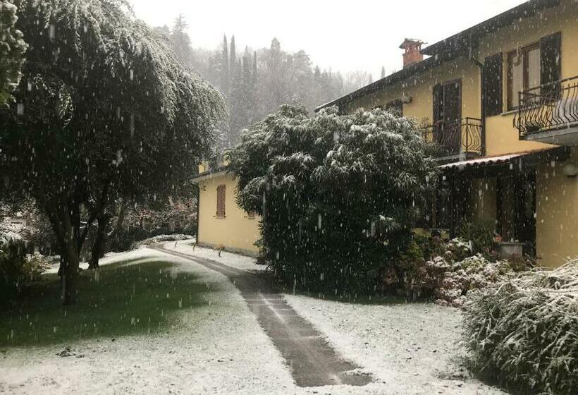 بنسيون Casa Pini