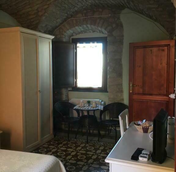 بنسيون Sa Domo De Alene