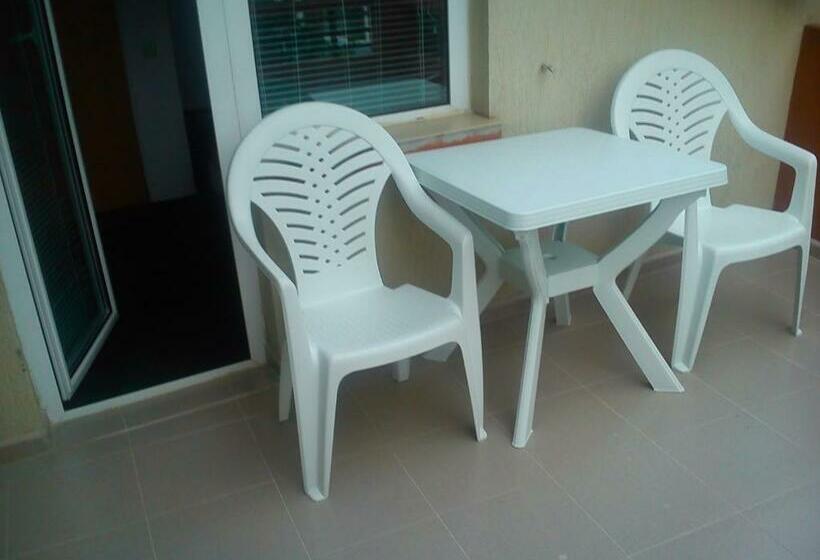 פנסיון Summer Sz Guest House
