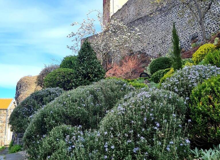 مبيت وإفطار La Grande Maison á Chanteuges