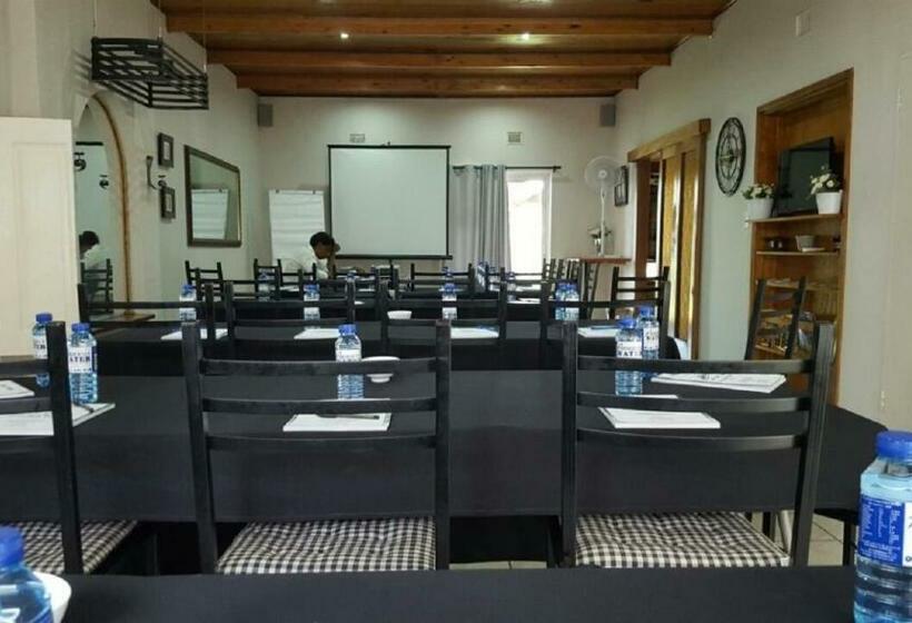 Пансион Dive Inn Guesthouse