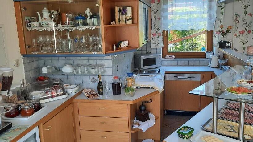 ペンション Gästehaus Anna