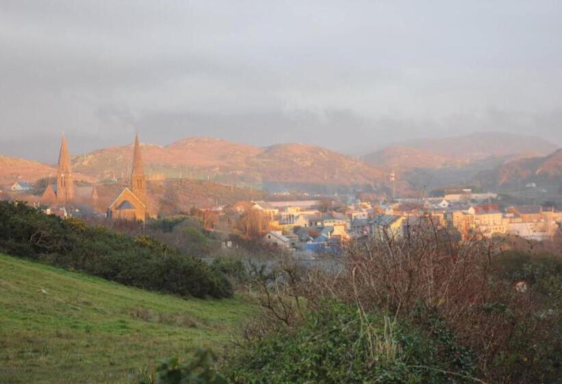 تختخواب و صبحانه Clifden Bay Lodge