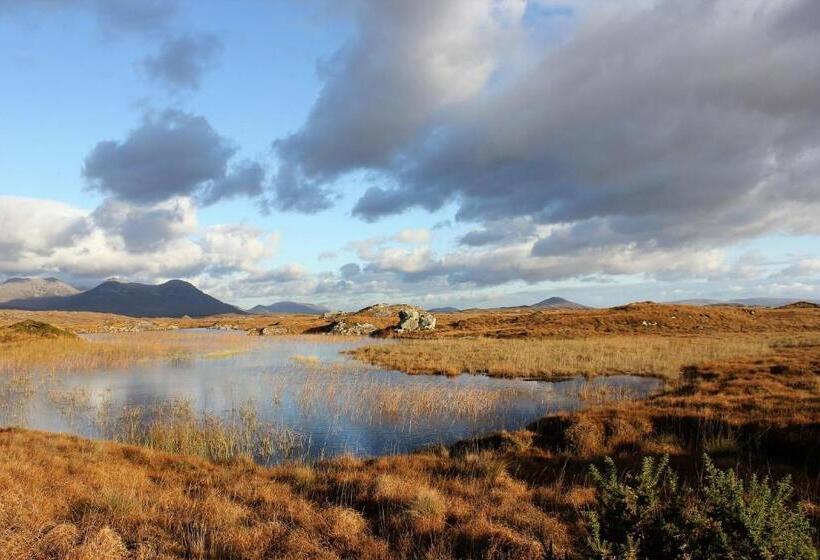 تختخواب و صبحانه Clifden Bay Lodge