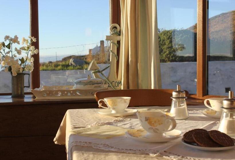 تختخواب و صبحانه Clifden Bay Lodge