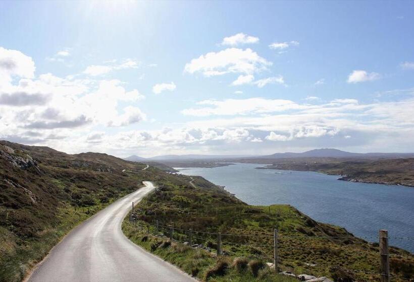 تختخواب و صبحانه Clifden Bay Lodge