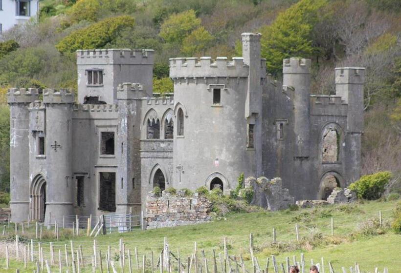تختخواب و صبحانه Clifden Bay Lodge