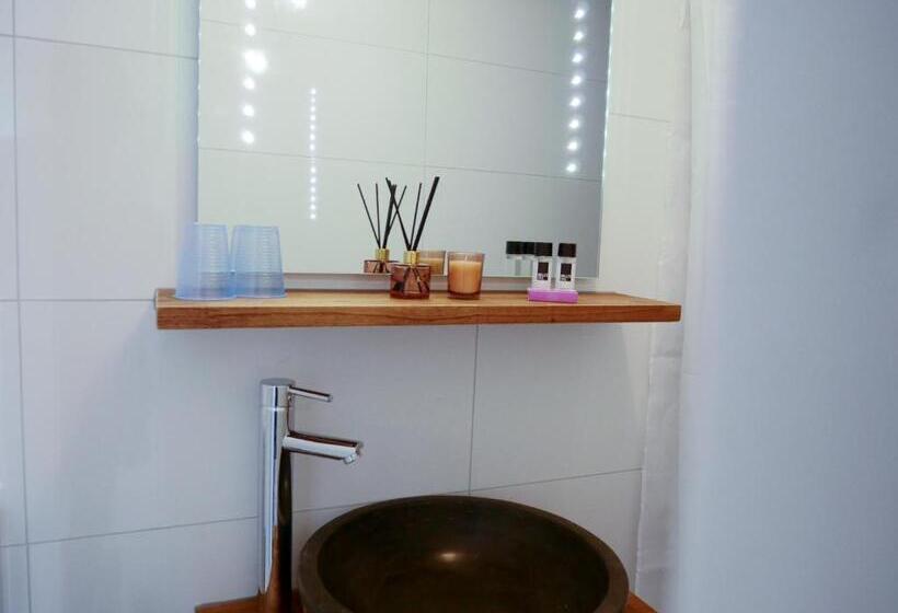 فندق / Pension Villa Tanahlot
