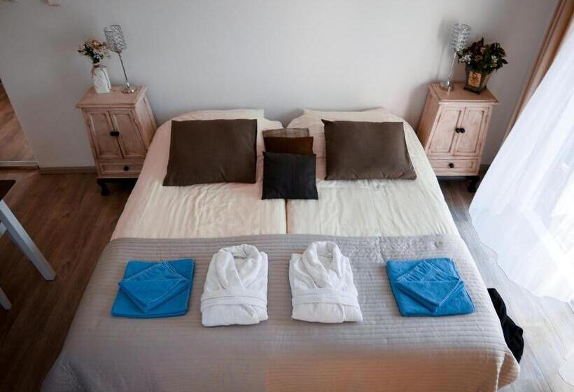 فندق / Pension Villa Tanahlot