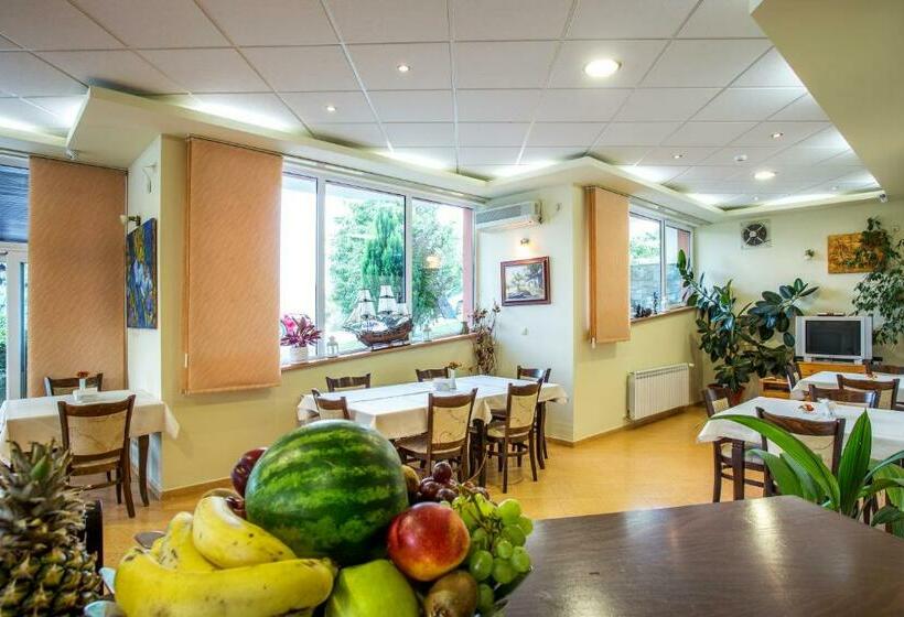 Family Hotel Saint Konstantin