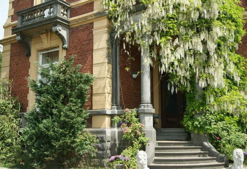 ペンション Chateau Neufays