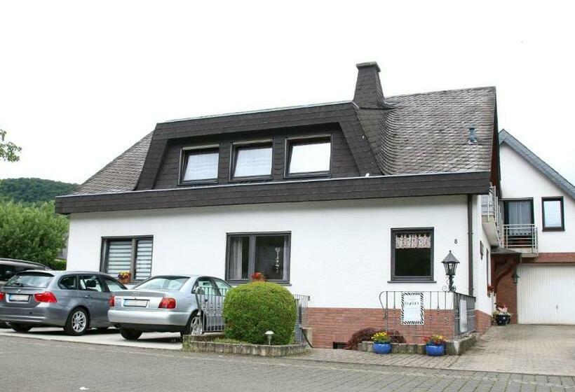ペンション Gästehaus Portugall