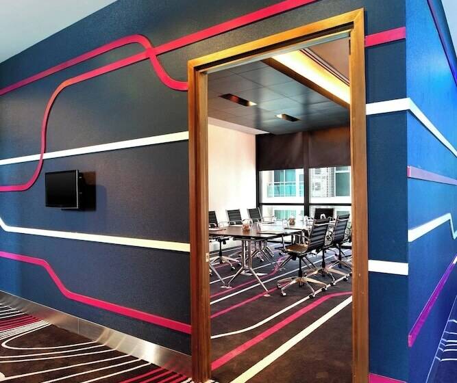 هتل Aloft Bangkok Sukhumvit 11