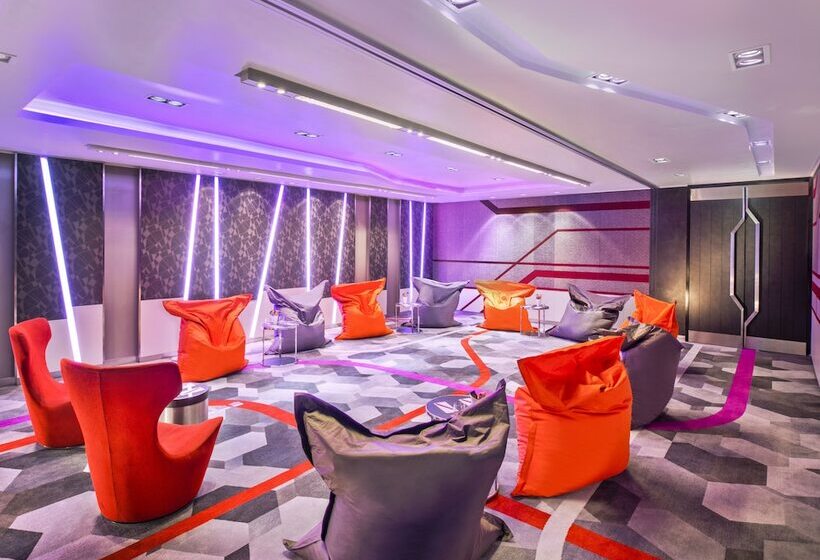 هتل Aloft Bangkok Sukhumvit 11