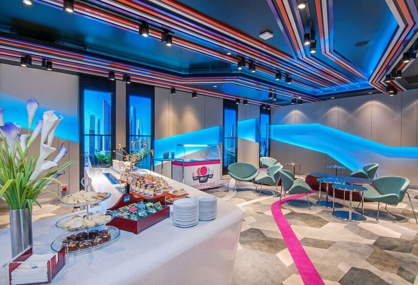 هتل Aloft Bangkok Sukhumvit 11