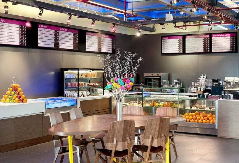 هتل Aloft Bangkok Sukhumvit 11