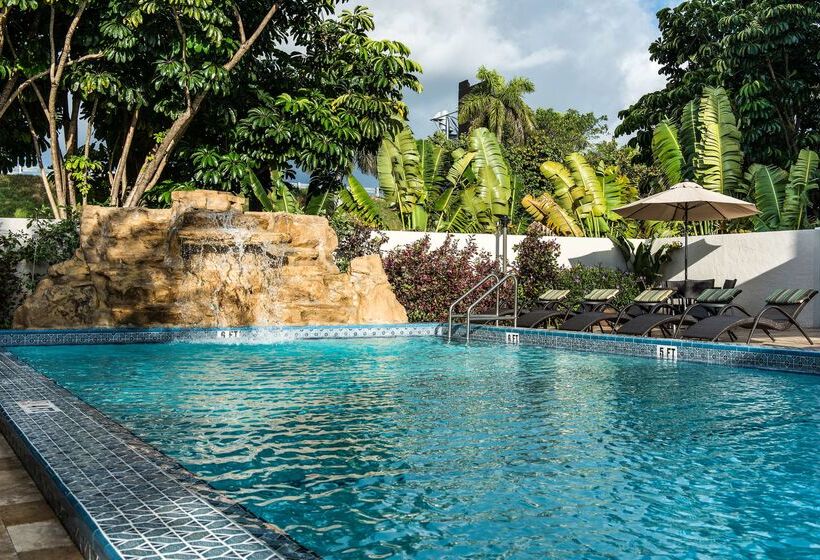 هتل Best Western Plus Hollywood/aventura