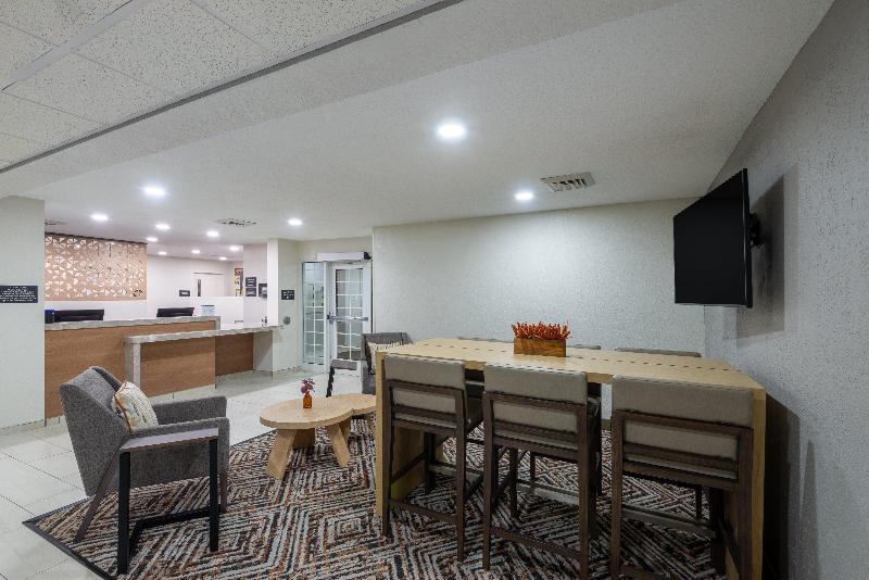 هتل Candlewood Suites Chesapeake Suffolk, An Ihg