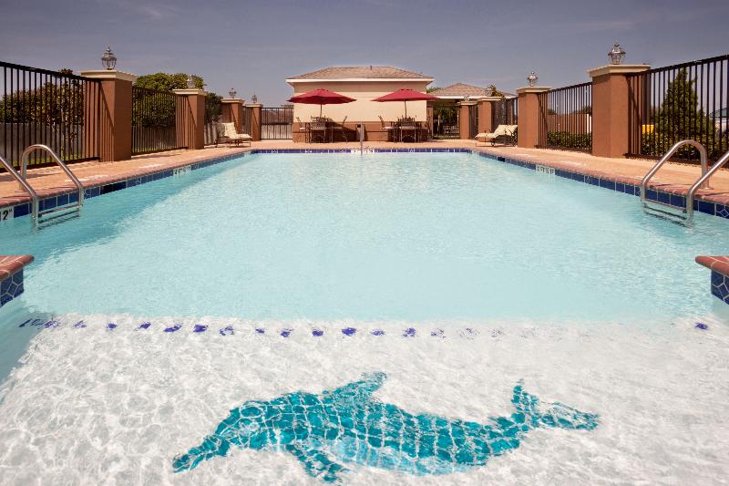 هتل Candlewood Victoria, An Ihg