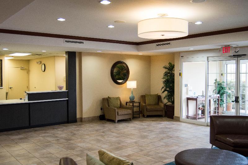 هتل Candlewood Victoria, An Ihg