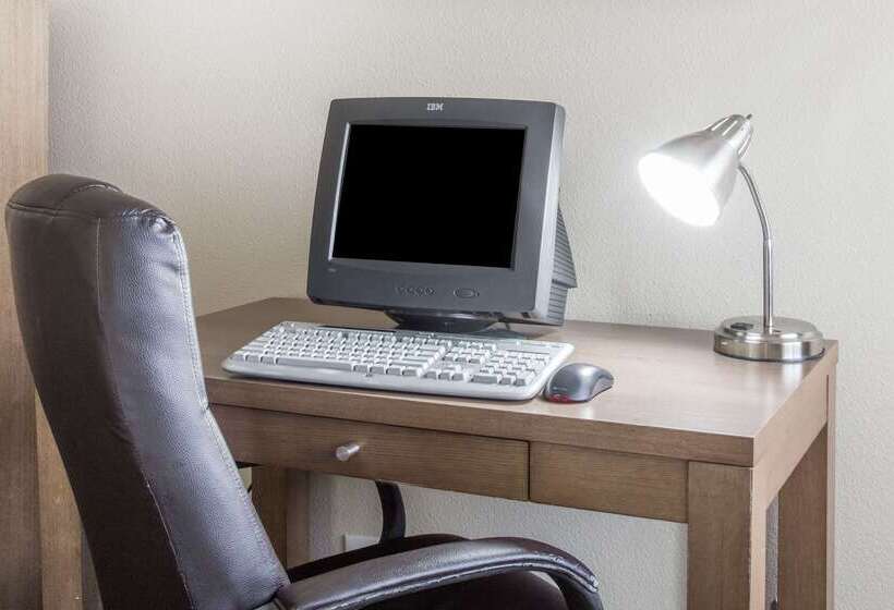 Days Hotel By Wyndham Peoria Glendale Area