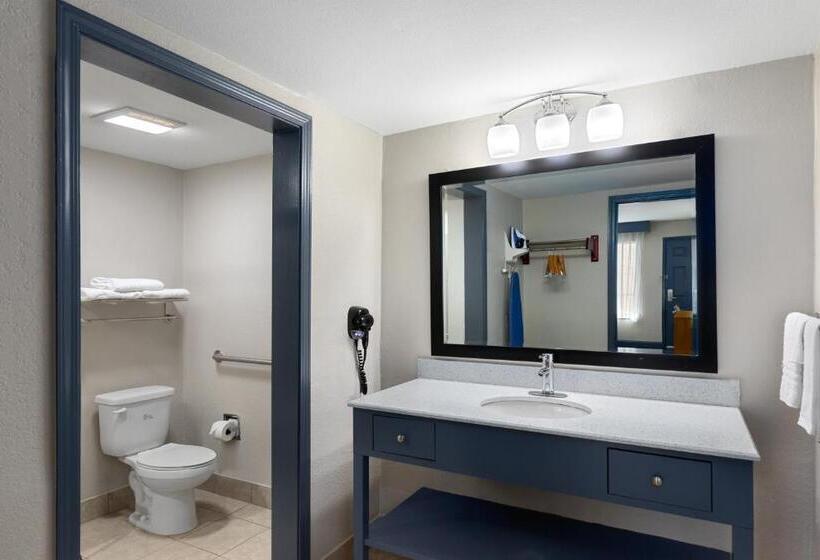 فندق Days Inn By Wyndham Carlisle