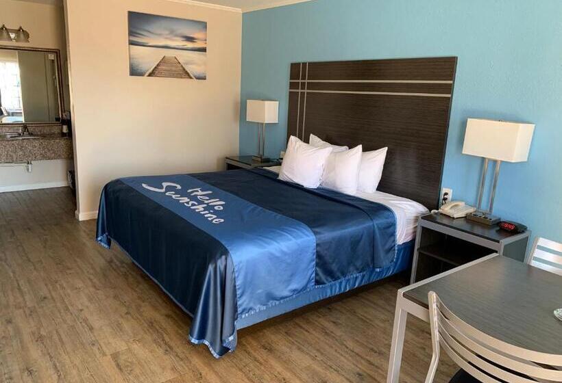 Отель Days Inn By Wyndham Orange