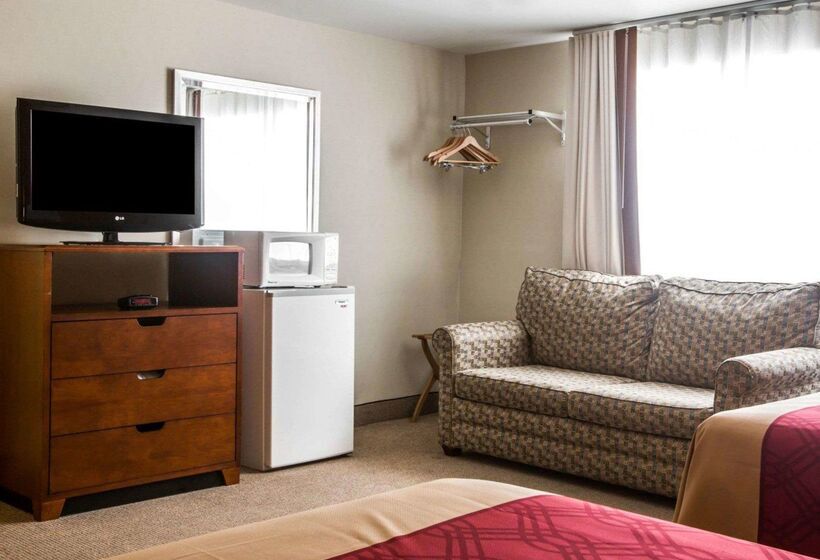 فندق Econo Lodge Lakes Region