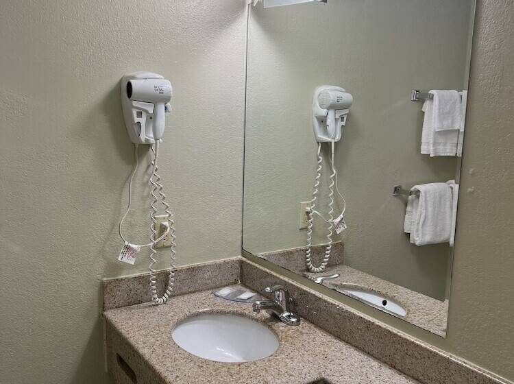 فندق Executive Inn Schenectady Downtown