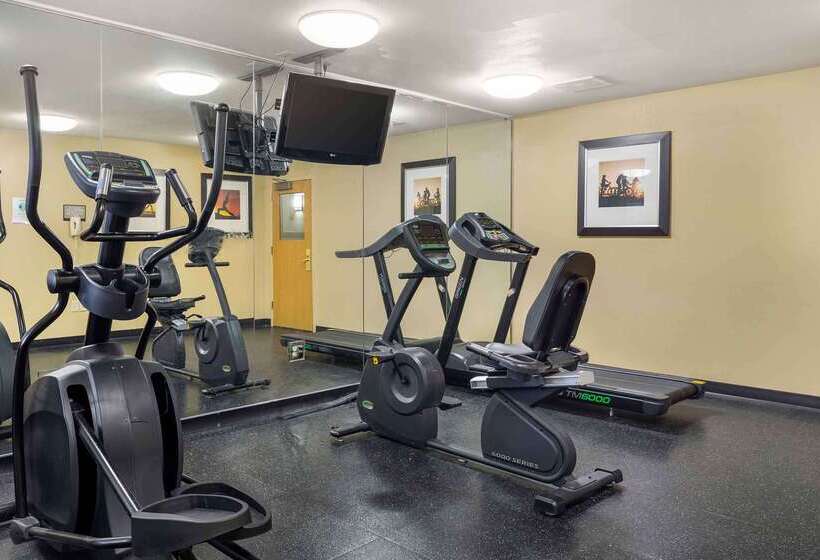 Hotel Extended Stay America Suites  Boston  Waltham  32 4th Ave