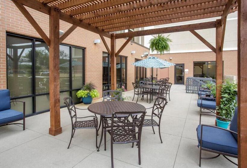 هتل Fairfield Inn & Suites Louisville Downtown