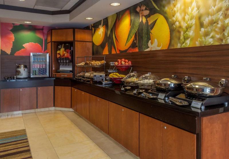 هتل Fairfield Inn & Suites By Marriott Omaha Downtown