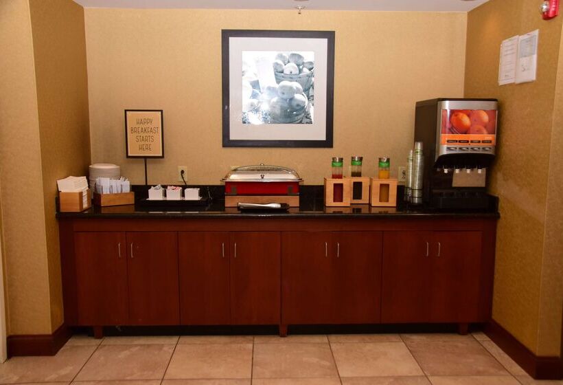 Отель Hampton Inn Indiana