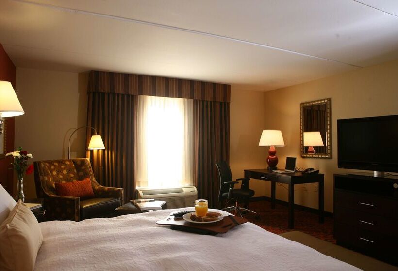 هتل Hampton Inn Atlantacanton