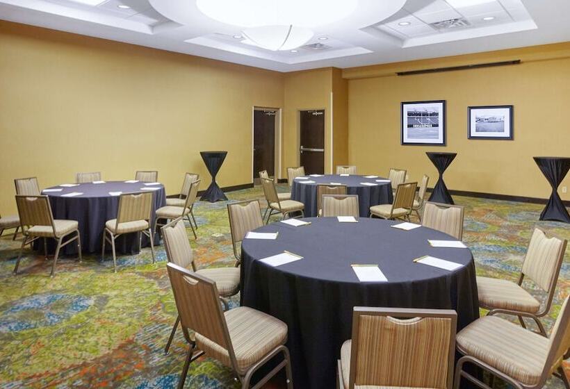 בית מלון כפרי Hilton Garden Inn Indianapolis Northwest