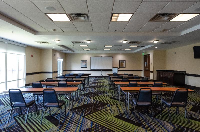 هتل Holiday Inn Express  & Suites Atlanta Airport West  Camp Creek