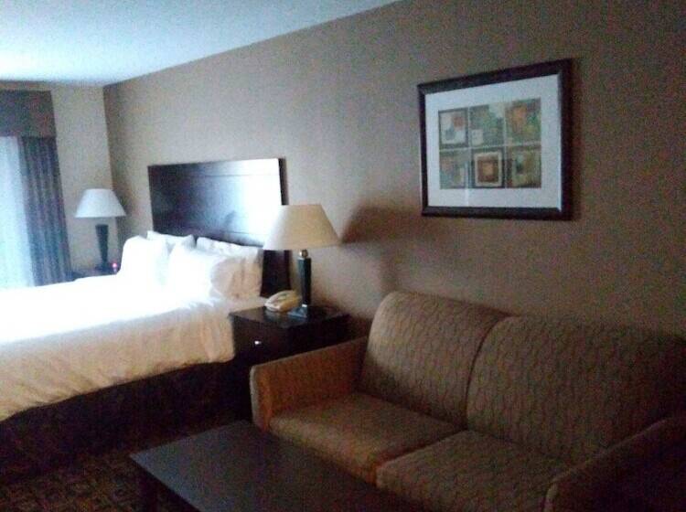 هتل Holiday Inn Express  & Suites Zanesville North