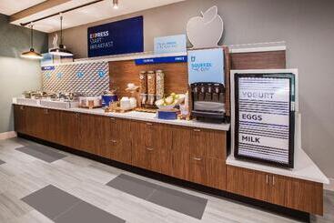 هتل Holiday Inn Express Fresno Northwest Herndon, An Ihg