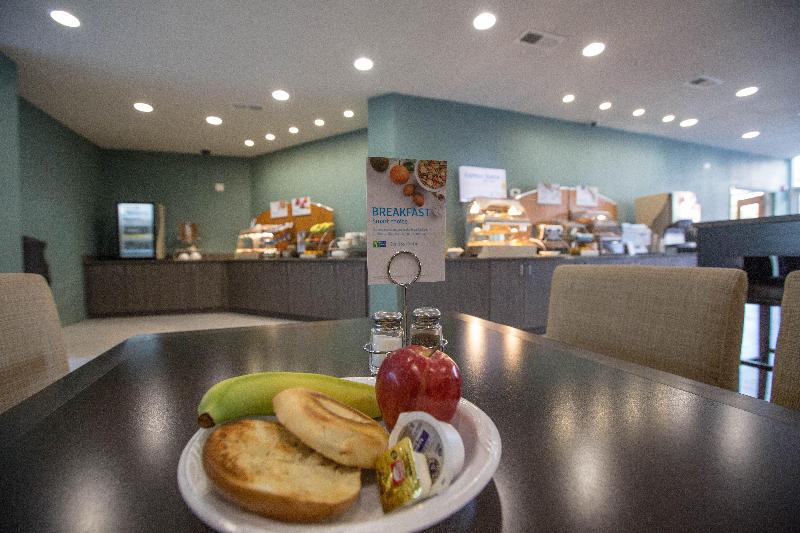 هتل Holiday Inn Express St. Louis Central West End, An Ihg
