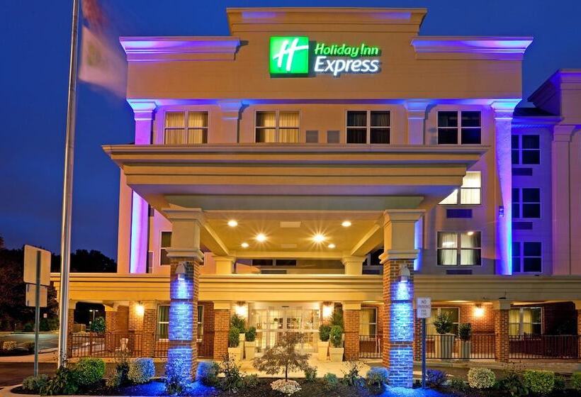 فندق Holiday Inn Express Woodbridge